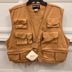 Wilderness Pro Unisex Hunting Fishing Khaki Vest Pockets Zippered. Size XL